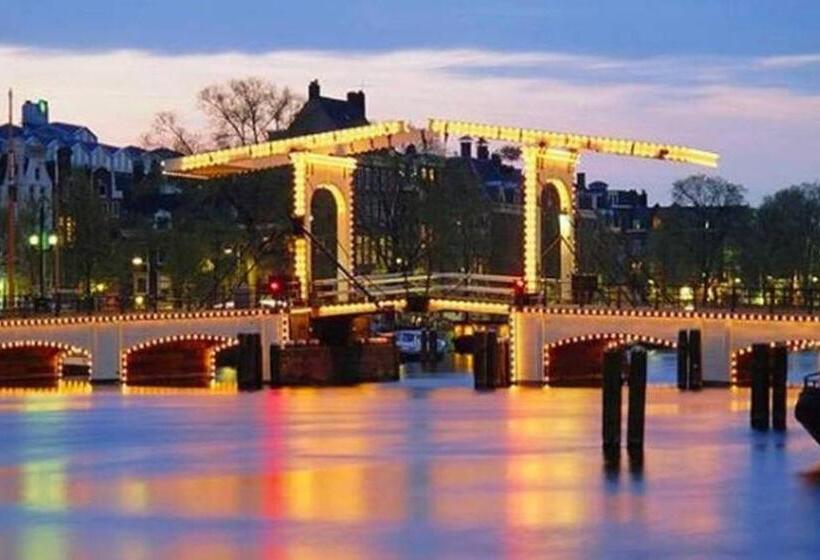 Tiny Houseboat B&b On The Amstel River