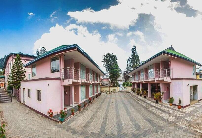 בית מלון כפרי Capital O Hills Palace