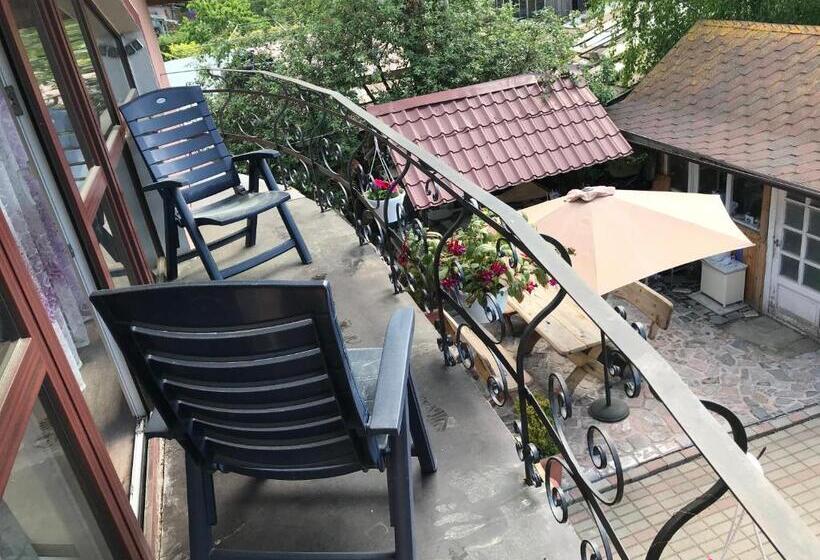 پانسیون Sea & Bbq Apartment , 2nd Floor