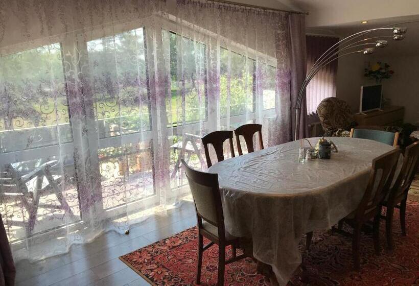 پانسیون Sea & Bbq Apartment , 2nd Floor