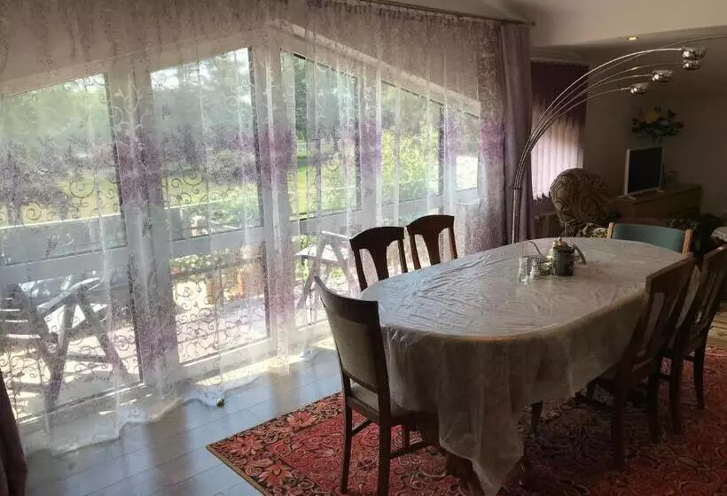 پانسیون Sea & Bbq Apartment , 2nd Floor