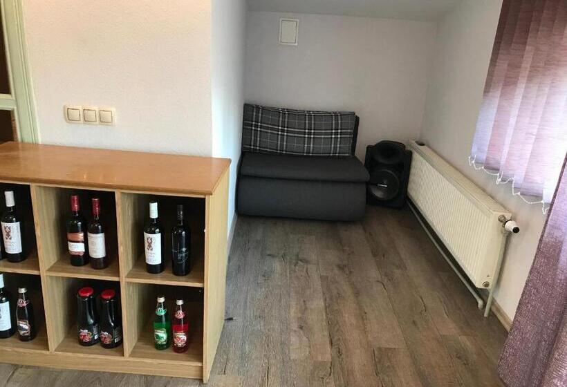 پانسیون Sea & Bbq Apartment , 2nd Floor