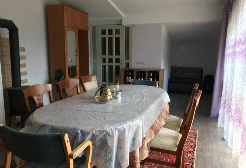 پانسیون Sea & Bbq Apartment , 2nd Floor