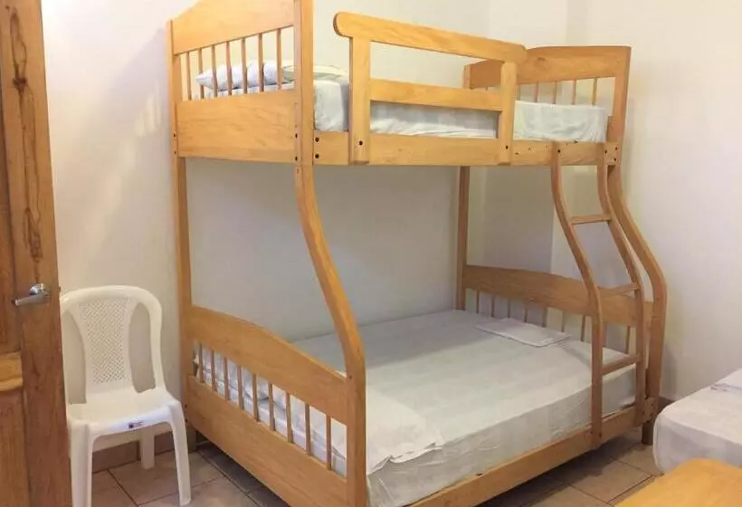 Retkeilymaja Hostal Yaku Montañita