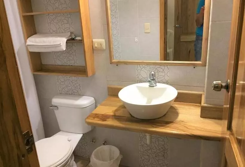 Retkeilymaja Hostal Yaku Montañita