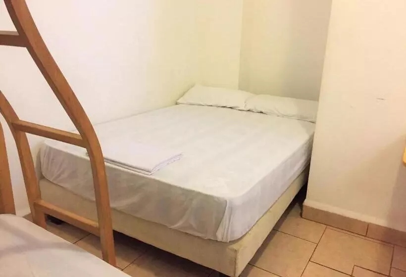 Retkeilymaja Hostal Yaku Montañita