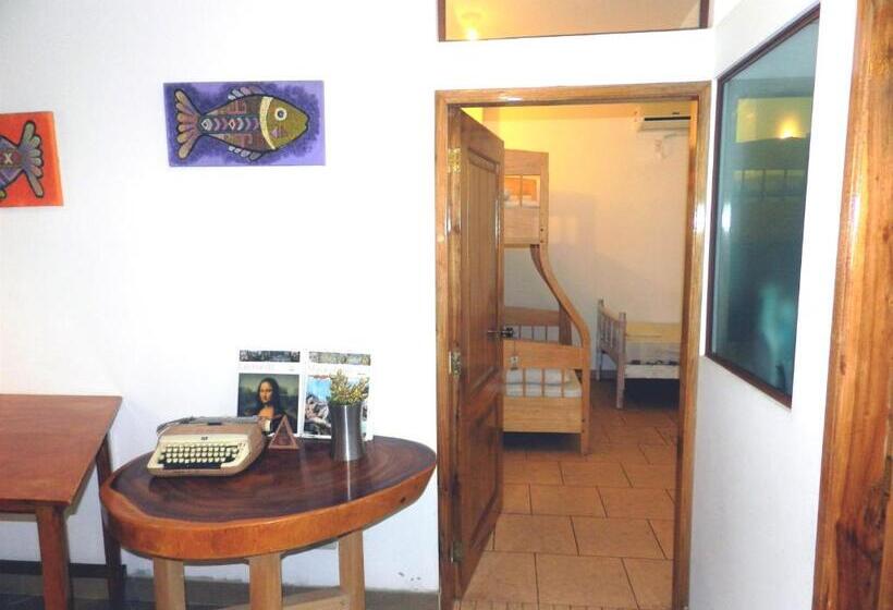 فندق صغير Hostal Yaku Montañita
