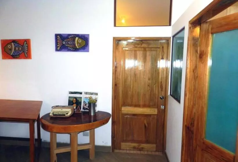 Retkeilymaja Hostal Yaku Montañita