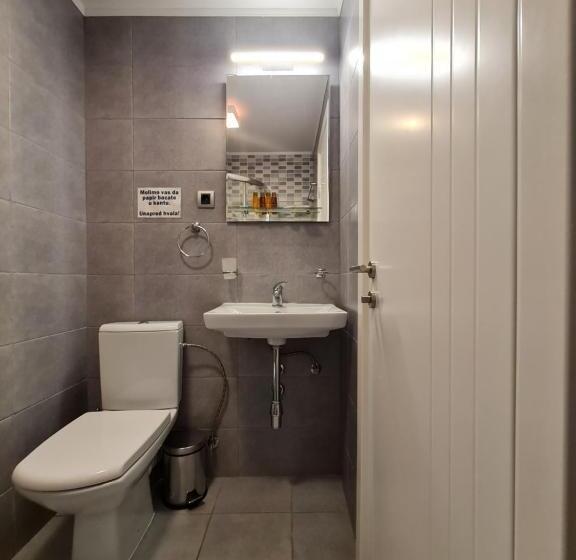 تختخواب و صبحانه Sms Studios