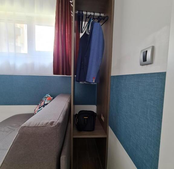 تختخواب و صبحانه Sms Studios