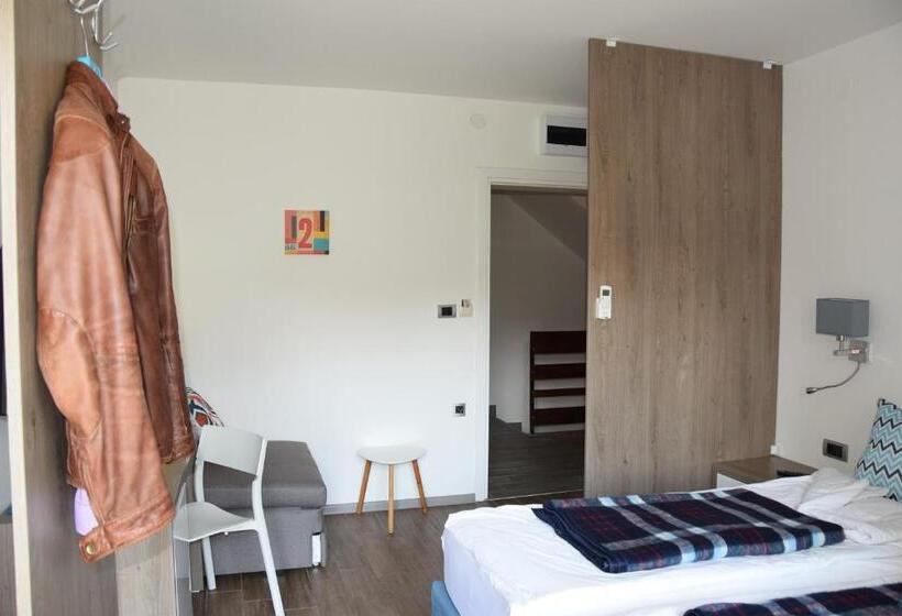 تختخواب و صبحانه Sms Studios