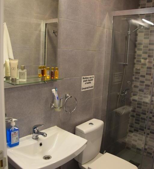 تختخواب و صبحانه Sms Studios