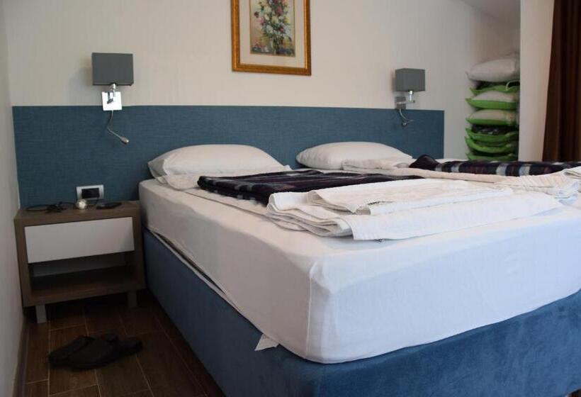 تختخواب و صبحانه Sms Studios