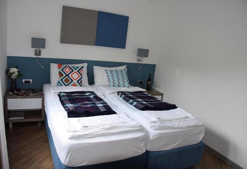 تختخواب و صبحانه Sms Studios