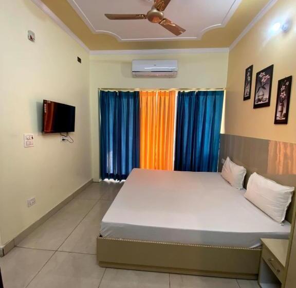 Hotel Aradhana Palace