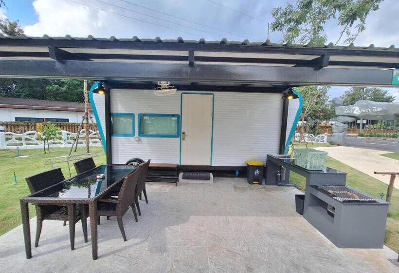 호텔 The Rabbit Home