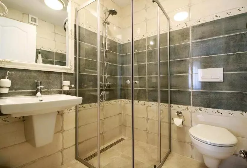ペンション Select House