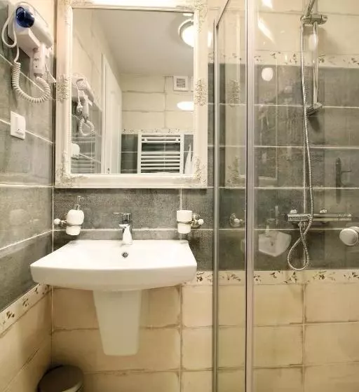 ペンション Select House
