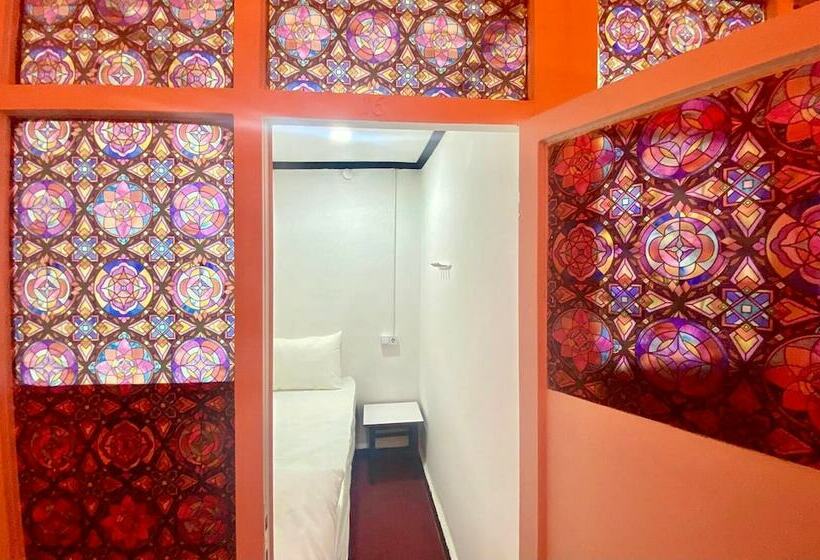 هتل Hamam Hostel 1469