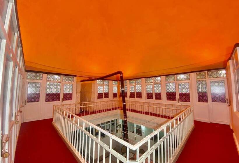 هتل Hamam Hostel 1469