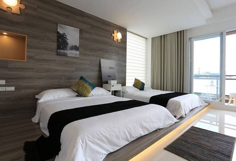 هتل Sixteen Kan B&b