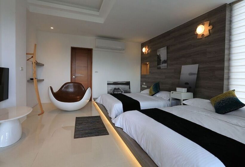 هتل Sixteen Kan B&b