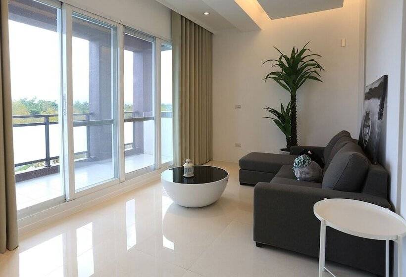 هتل Sixteen Kan B&b