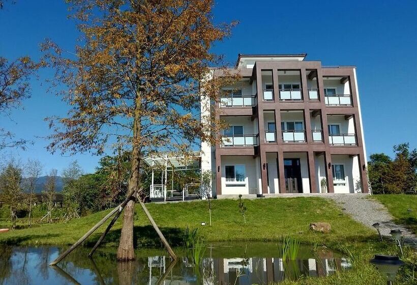 هتل Sixteen Kan B&b