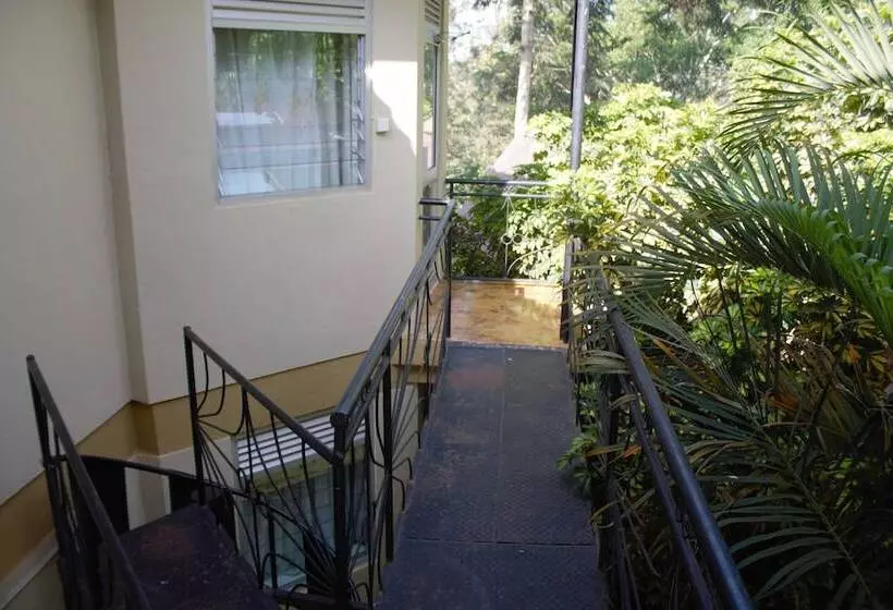 Garden Courts Hotel Masaka
