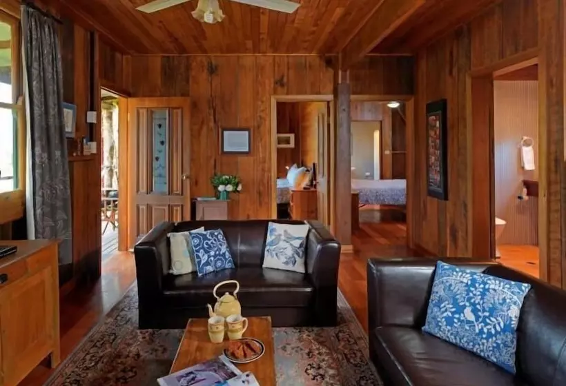 Hotelli Cedar Creek Cottages