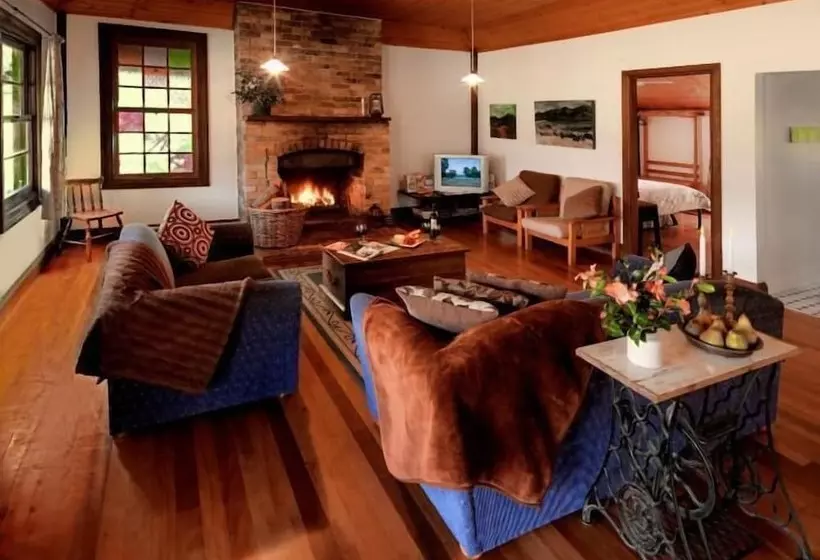 Hotelli Cedar Creek Cottages