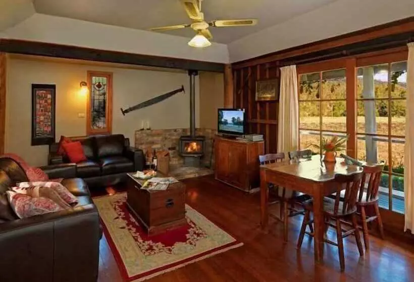 Hotelli Cedar Creek Cottages