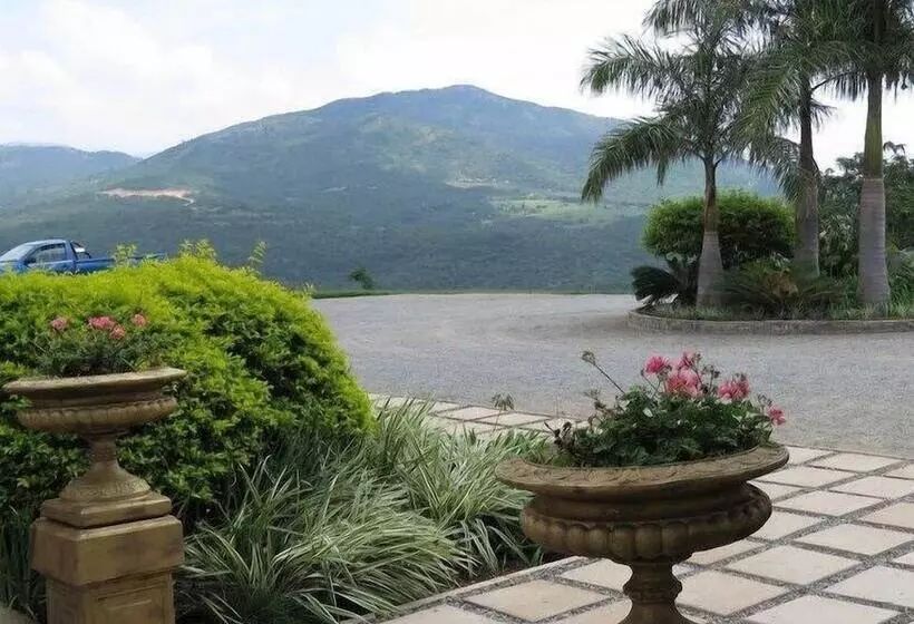 هتل Dwaleni Farm Lodge