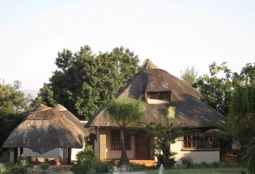 هتل Dwaleni Farm Lodge