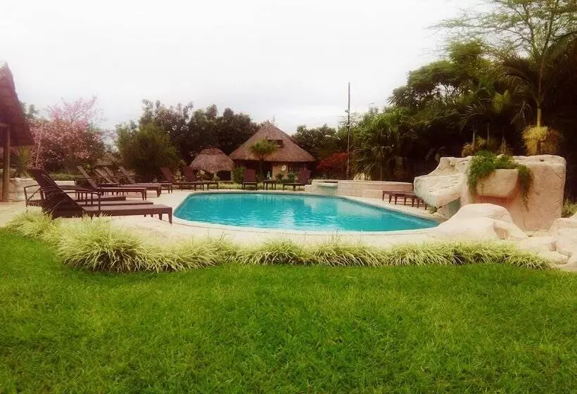 هتل Dwaleni Farm Lodge
