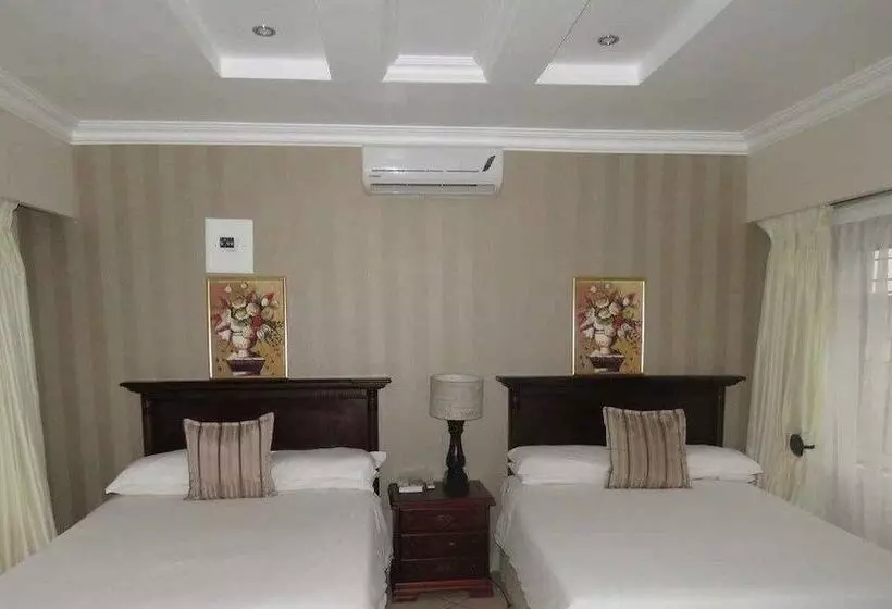 هتل Dwaleni Farm Lodge