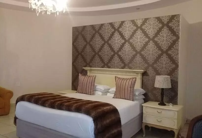 هتل Dwaleni Farm Lodge