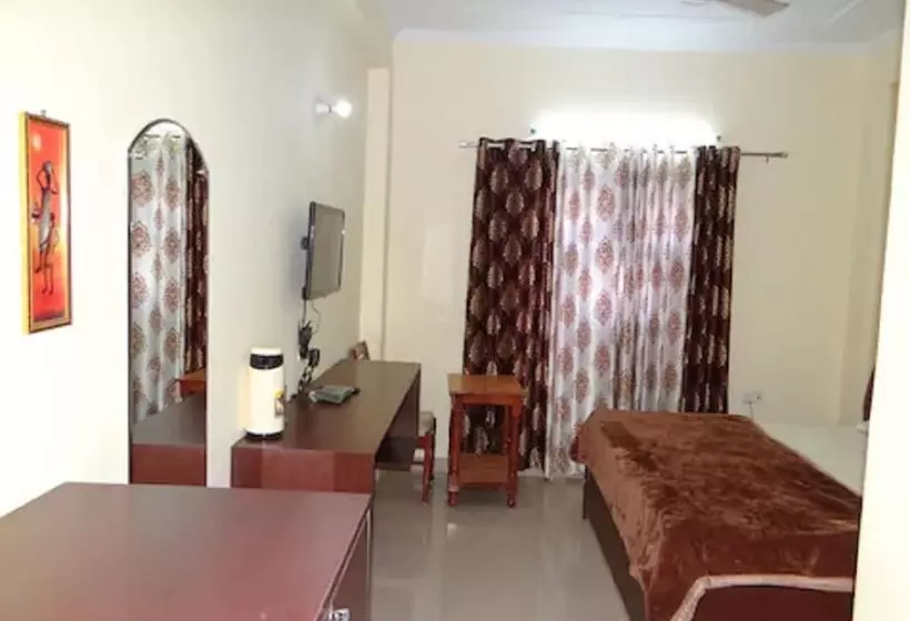 Hotelli Goroomgo Sapphire Bareilly