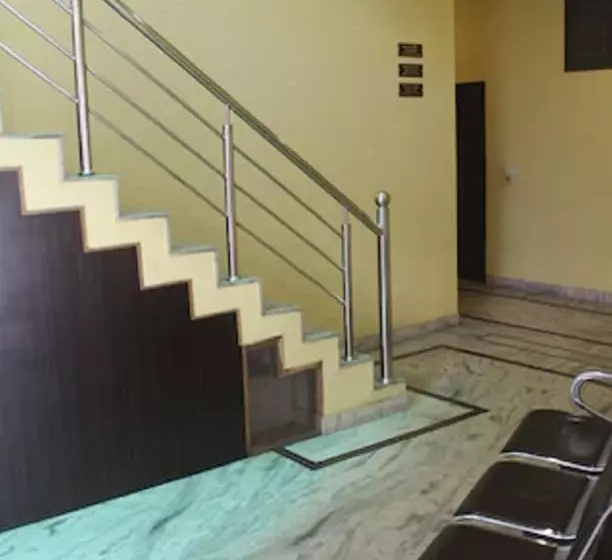 Hotelli Goroomgo Sapphire Bareilly