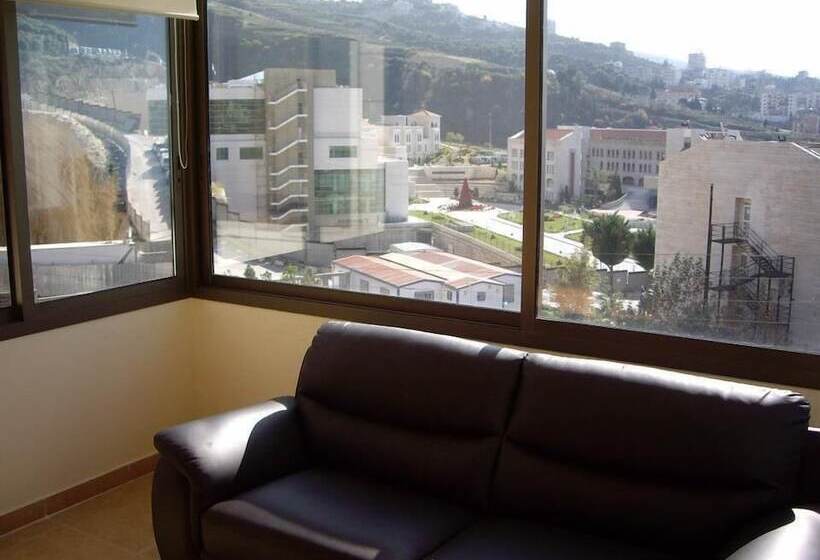 هتل Majesty Villa Dorms