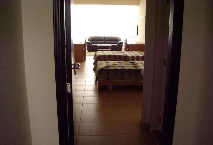 هتل Majesty Villa Dorms