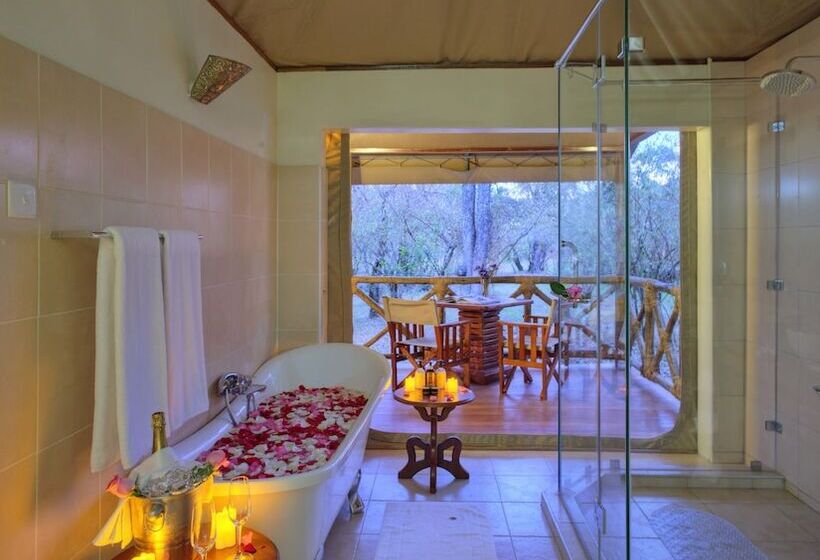 هتل Naserian Mara Camp