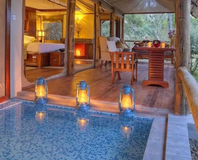 هتل Naserian Mara Camp