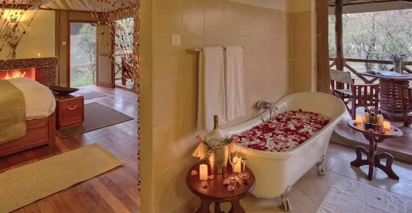 هتل Naserian Mara Camp