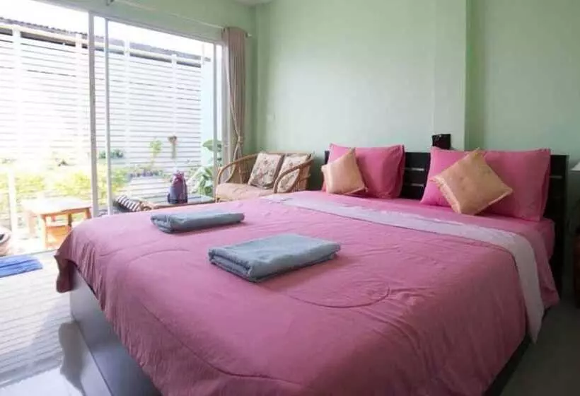 Hotelli Baan Sai Thong