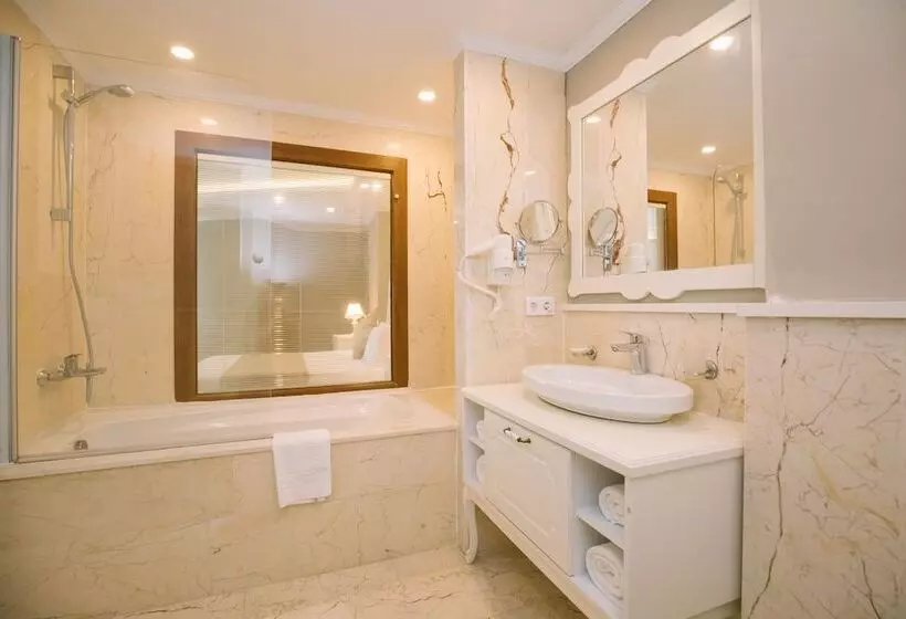 ホテル Burgaz İzer