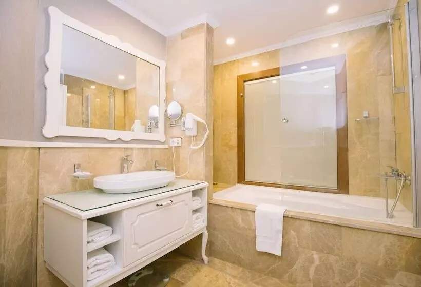 ホテル Burgaz İzer