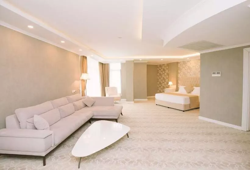 ホテル Burgaz İzer