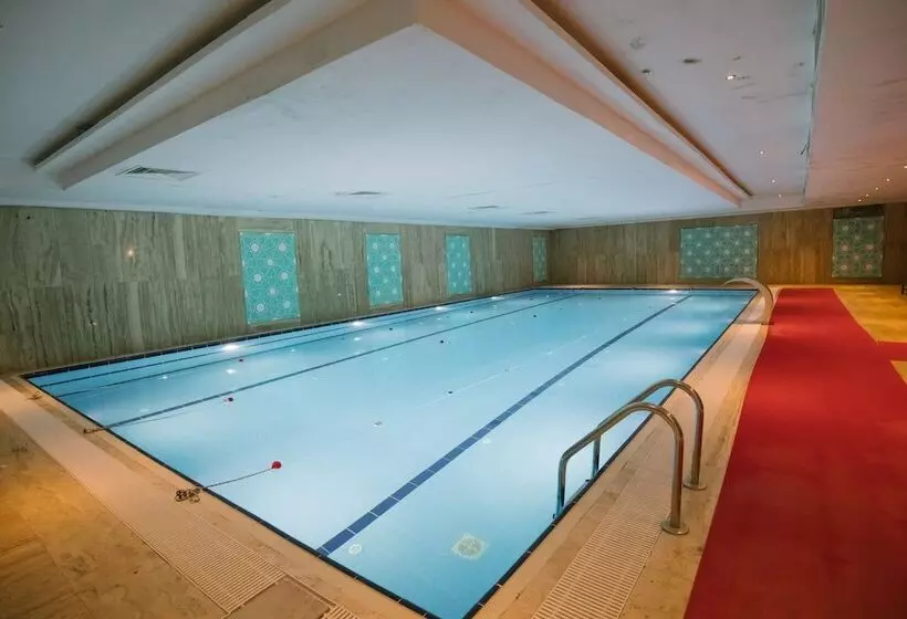 ホテル Burgaz İzer