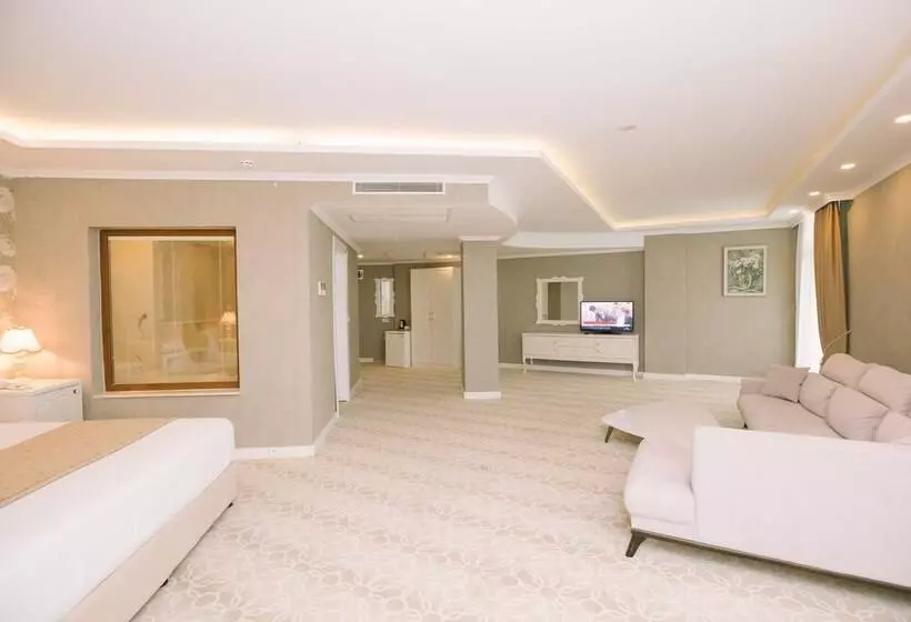 ホテル Burgaz İzer